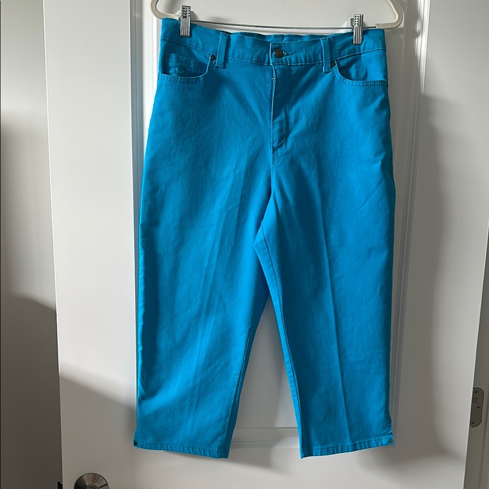 Blue Gloria Vanderbilt Cropped Jeans Size 12